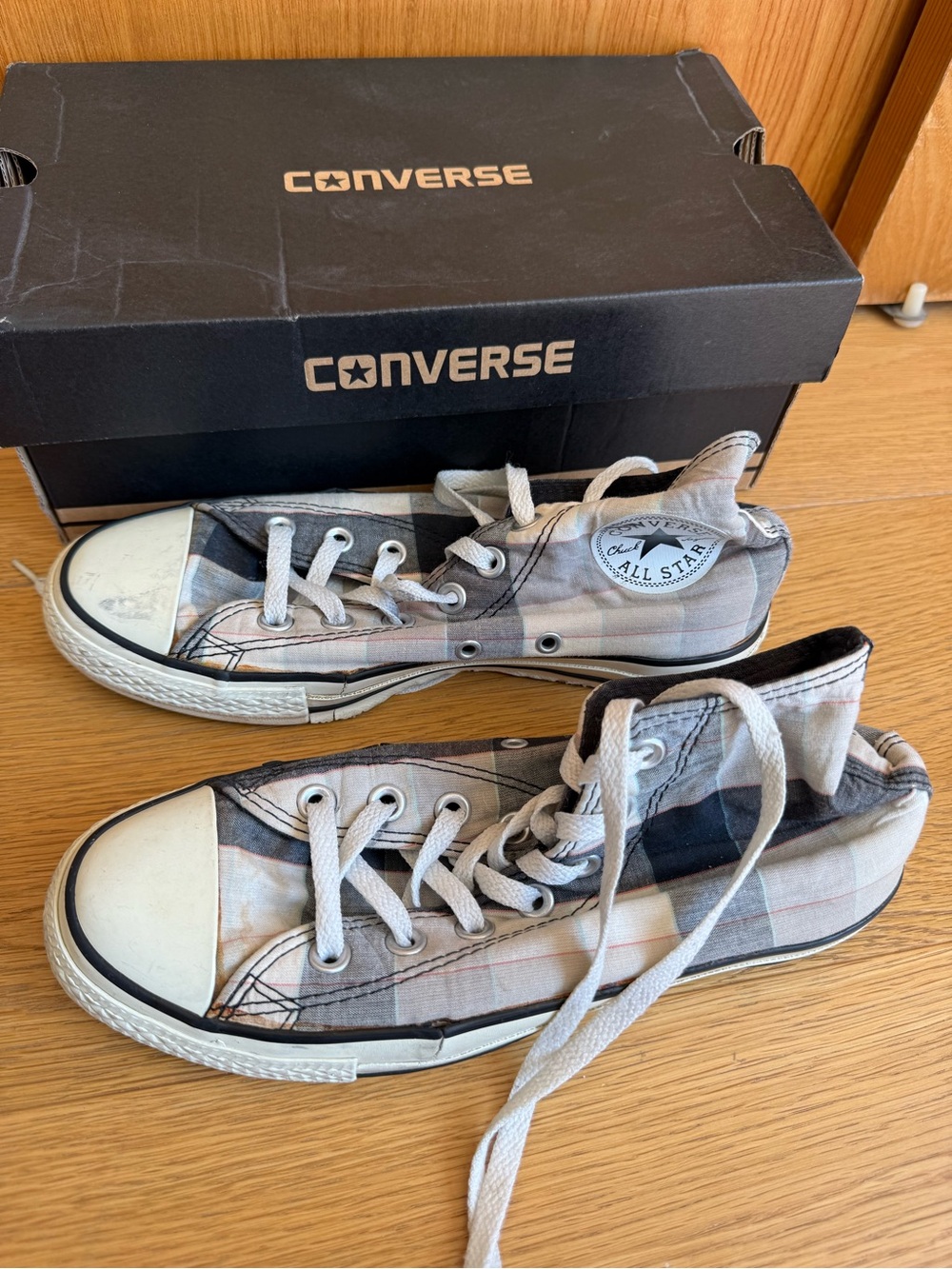 Converse Plaid Low Top Sneakers in Gray, Black and White